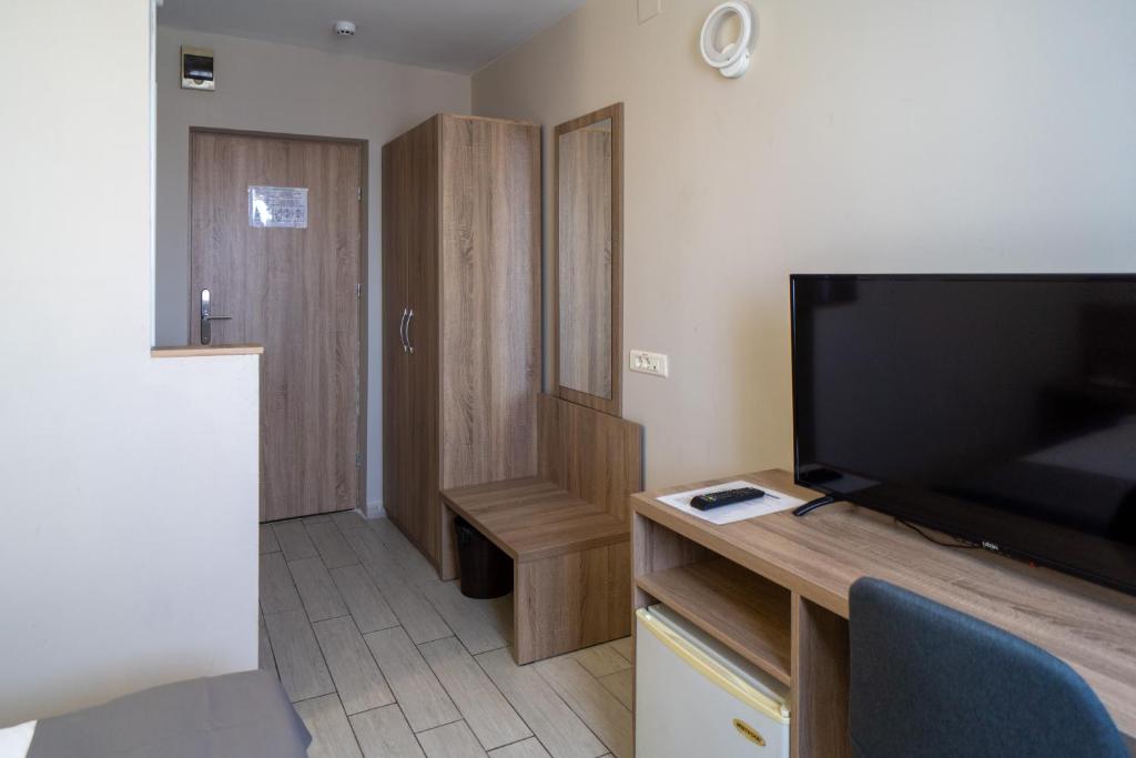 City Hotel Bucharest - Resim 11