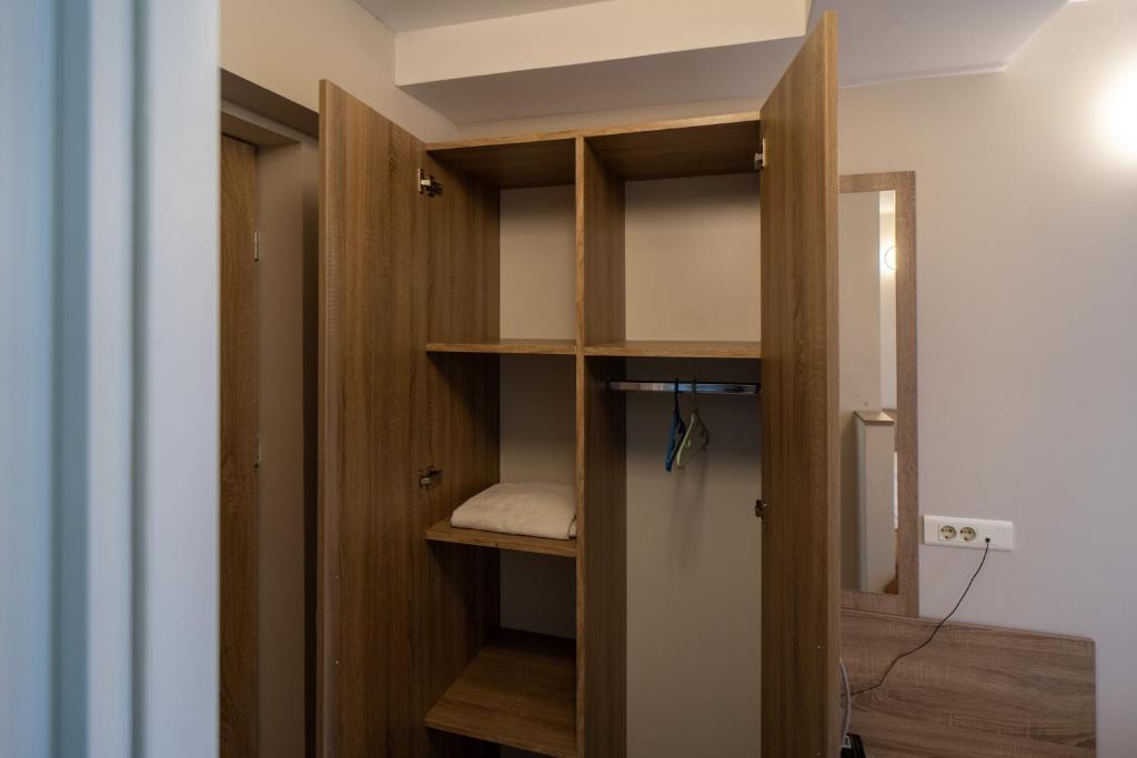 City Hotel Bucharest - Resim 22