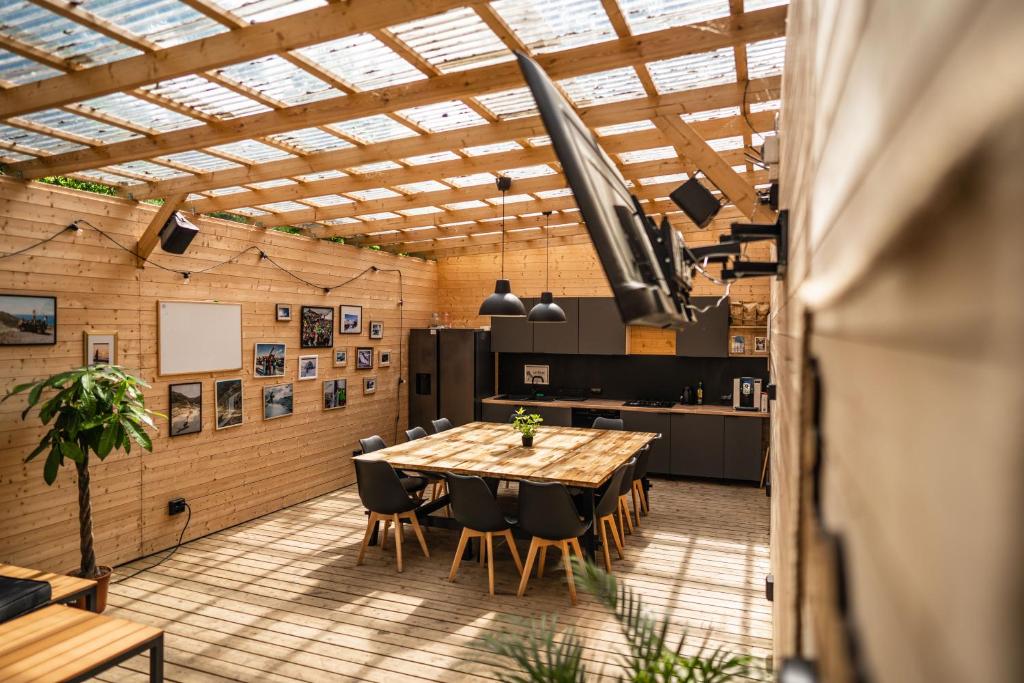 Restaurace v ubytování Klimatyzowane Surf Domki - Maszoperia Sun4Hel - Letnia Baza SnowShow na Półwyspie Helskim