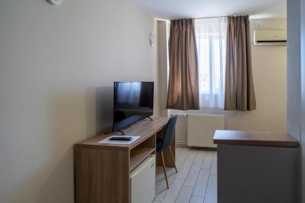 City Hotel Bucharest - Resim 12