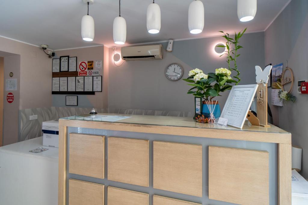 City Hotel Bucharest - Resim 14