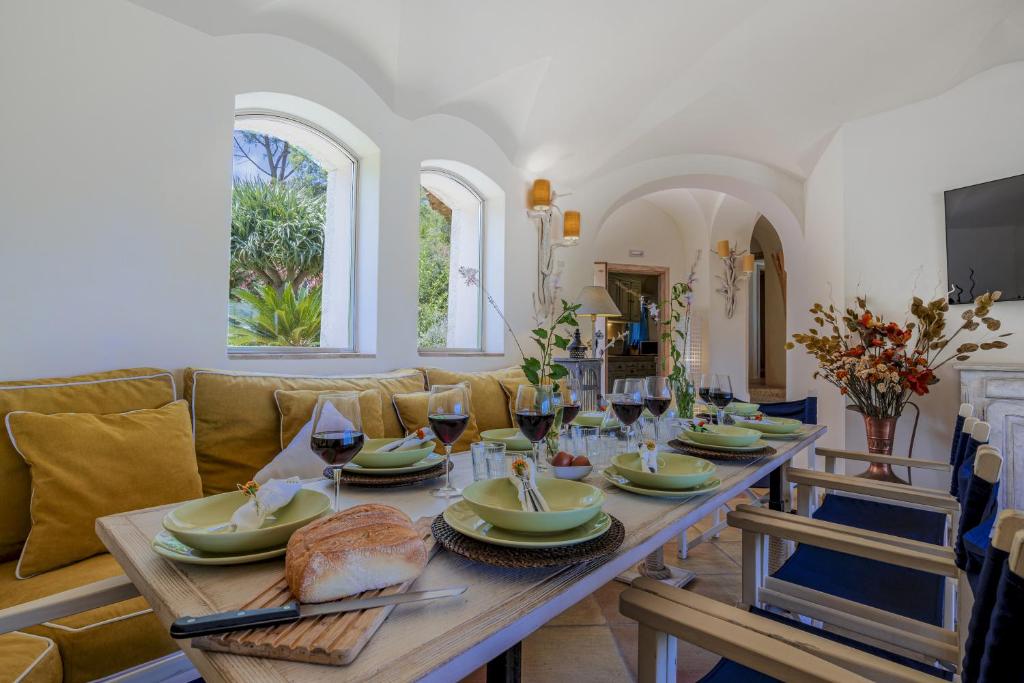 A seating area at VILLA PADULELLA 8&2, Emma Villas