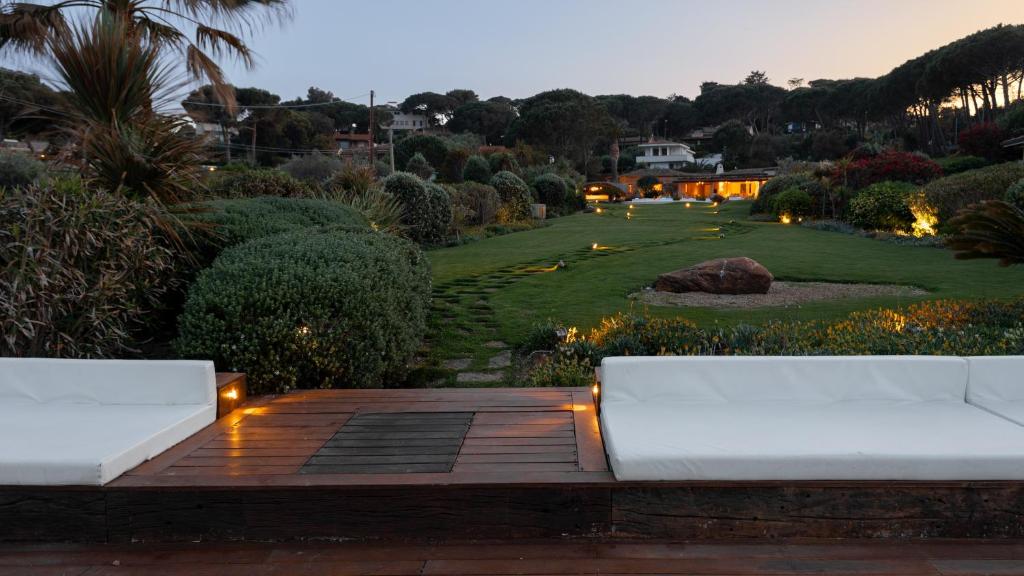 A garden outside VILLA PADULELLA 8&2, Emma Villas
