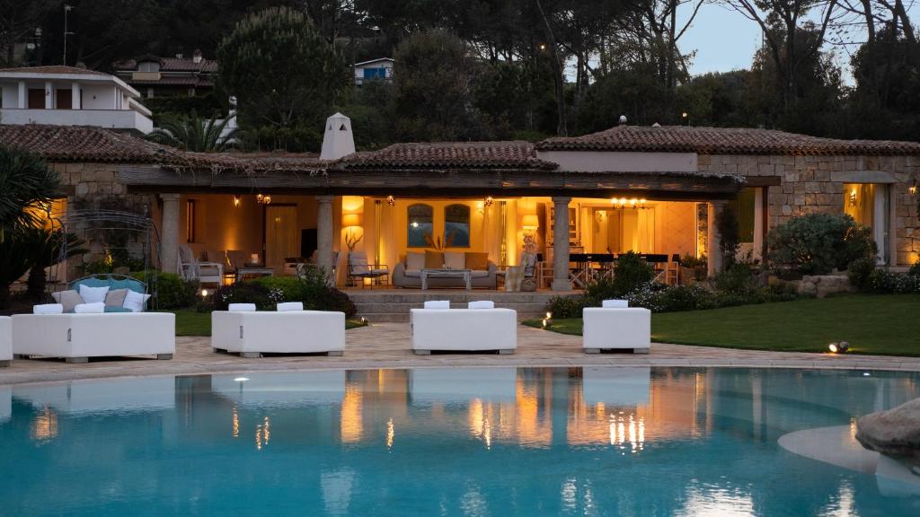 The swimming pool at or close to VILLA PADULELLA 8&2, Emma Villas