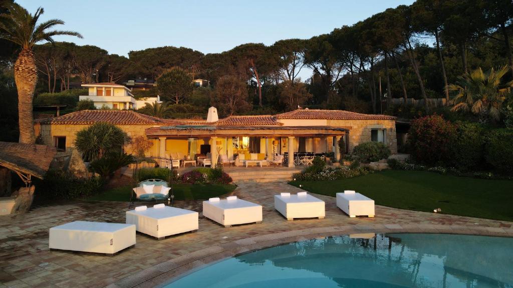 The swimming pool at or close to VILLA PADULELLA 8&2, Emma Villas