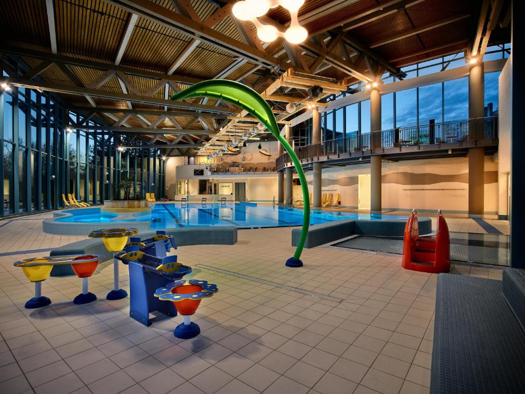Bazén v ubytování Hostel nebo v jeho okolí