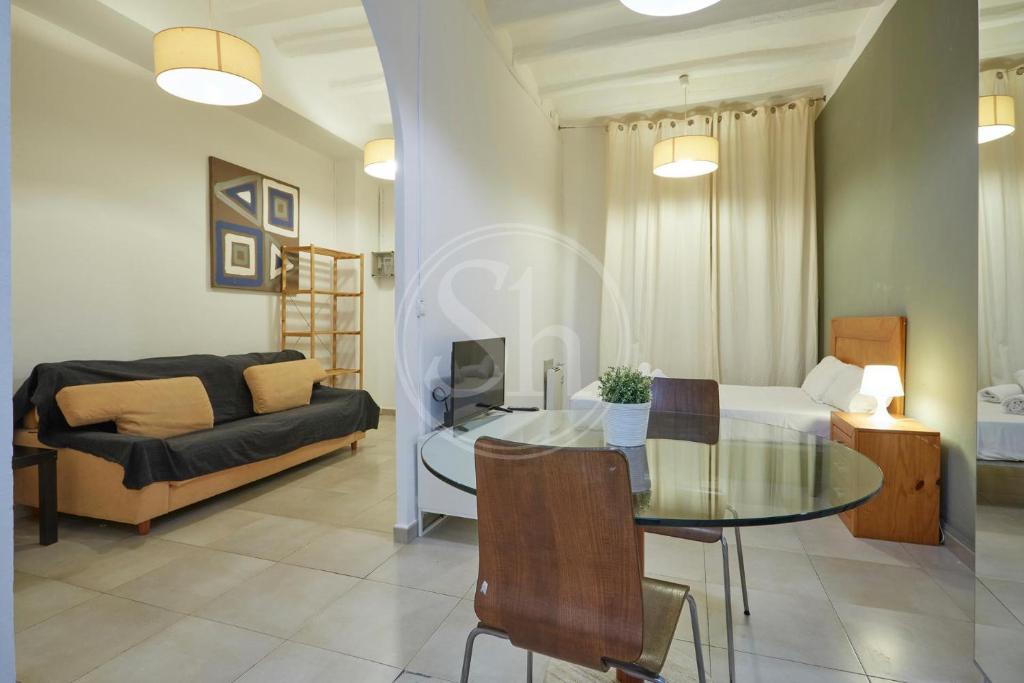 Gracia Studio - Bright Budget Stay Near Passeig de Gràcia