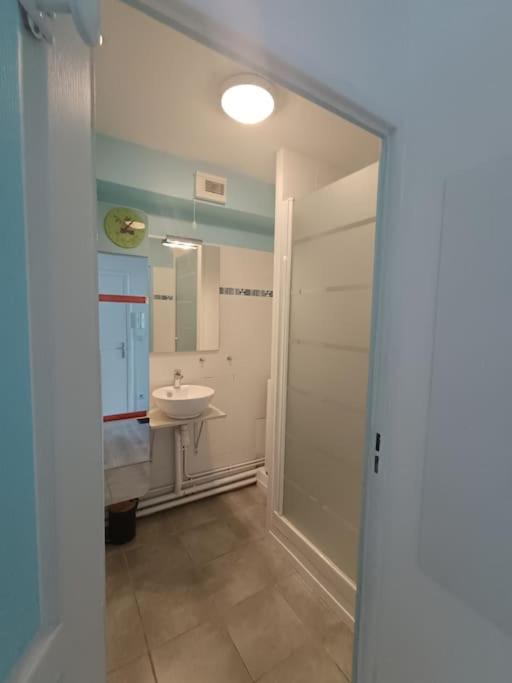 Koupelna v ubytování appartement la mer