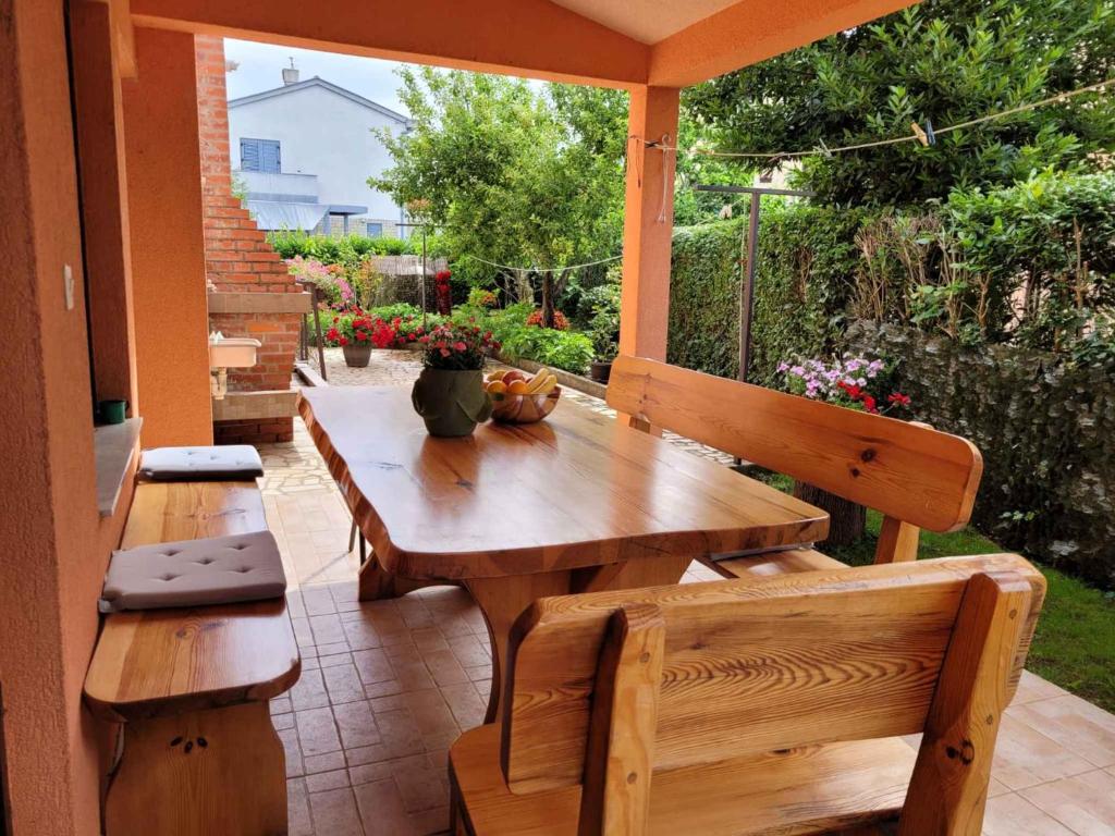 Zahrada ubytování Apartment Valbandon, Istia 2