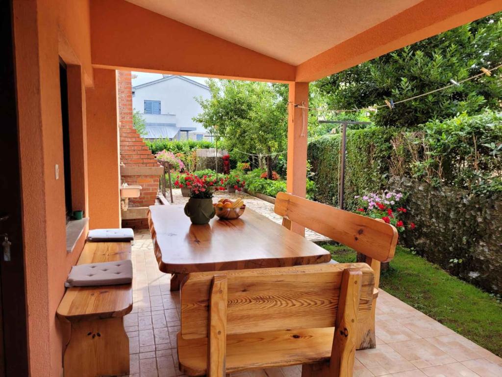 Zahrada ubytování Apartment Valbandon, Istia 2