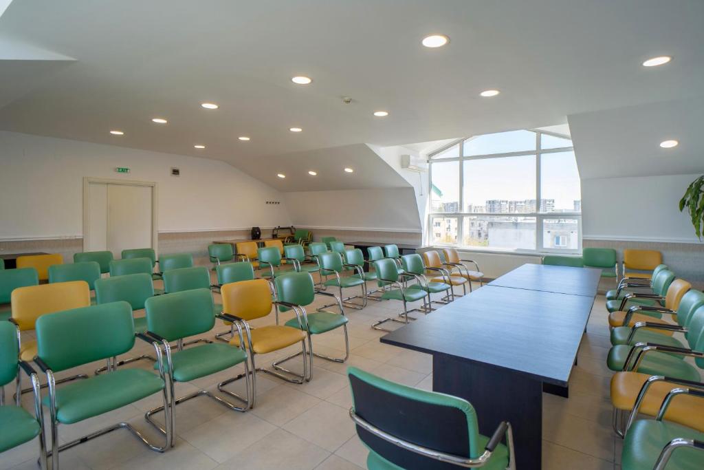 City Hotel Bucharest - Resim 30