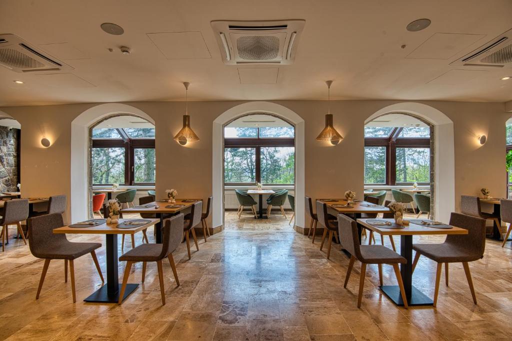Posezení v ubytování Cardoner Hotel és Konferenciaközpont