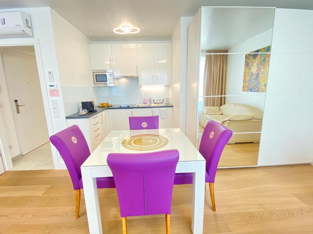 Kuchyňa alebo kuchynka v ubytovaní Steiner Residences Vienna Vorgartenstrasse
