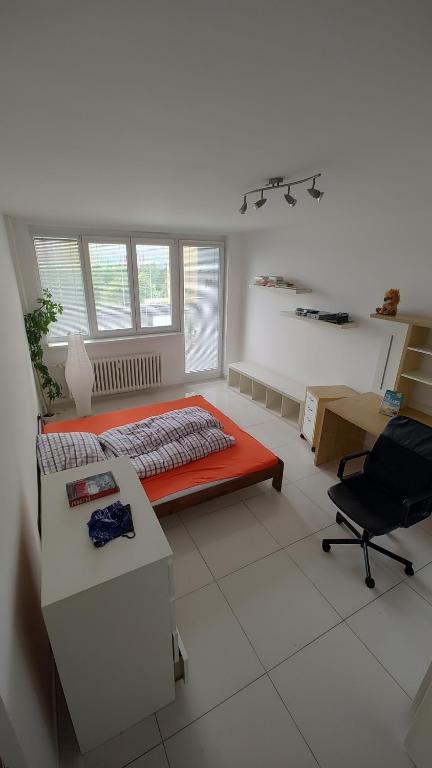 Posezení v ubytování Nomads room nearest forest Kamýk