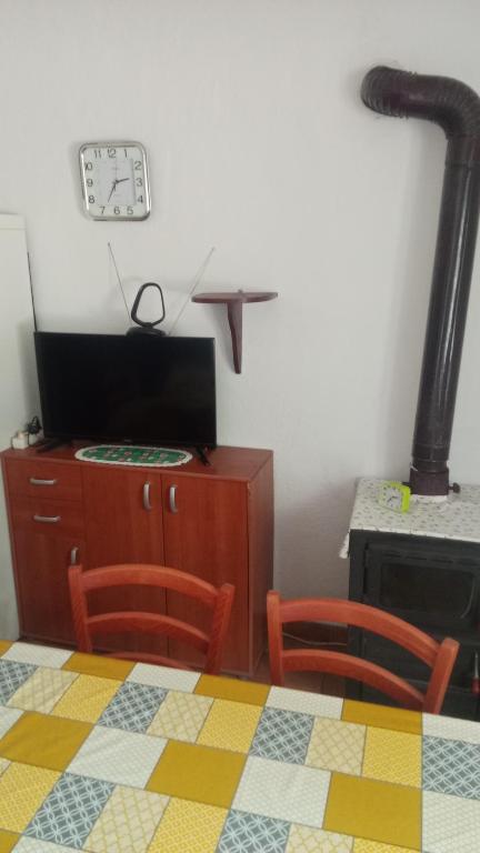 TV a/nebo společenská místnost v ubytování Zdenka javoran