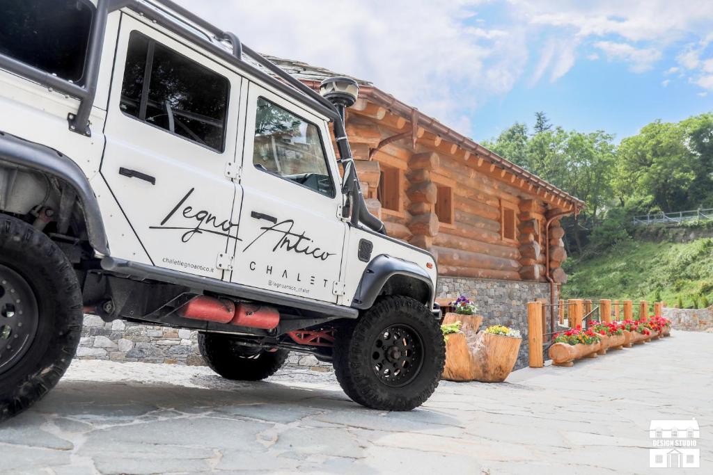 Fotografie z fotogalerie ubytování CHALET ANTICO LEGNO by Design Studio v destinaci Sueglio