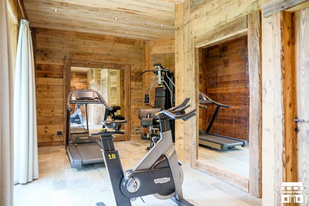Fitness centrum a/nebo fitness zařízení v ubytování CHALET ANTICO LEGNO by Design Studio