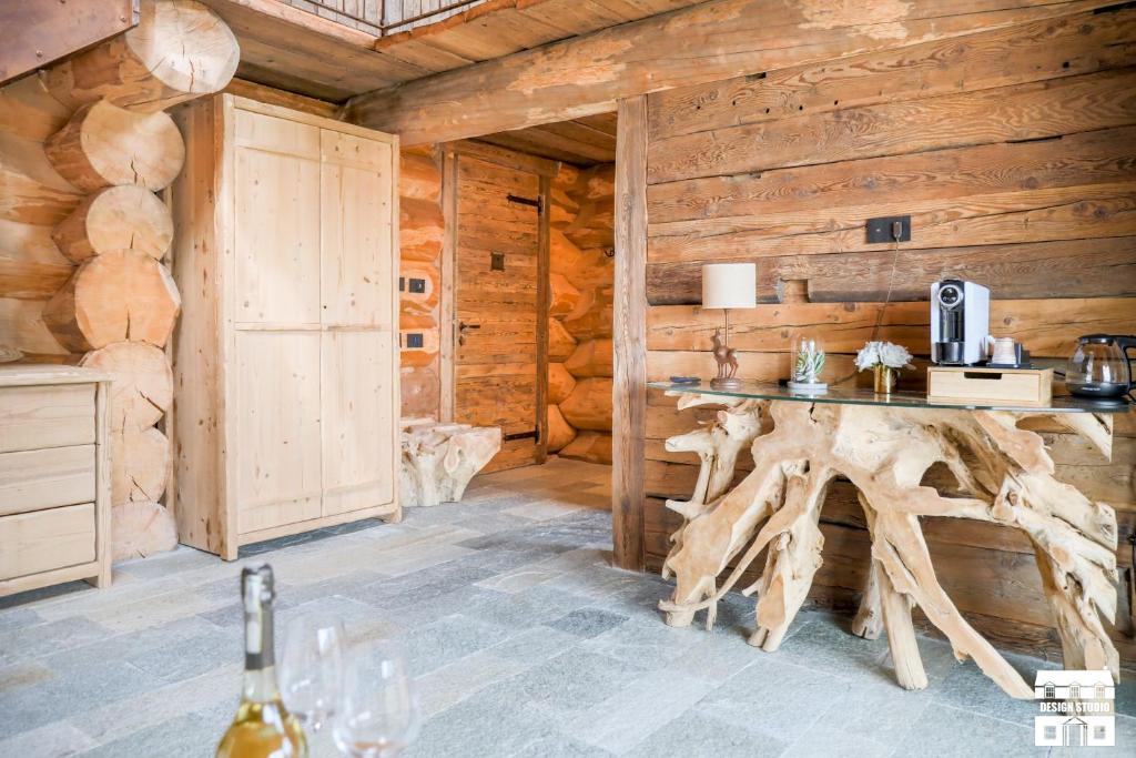 Kuchyň nebo kuchyňský kout v ubytování CHALET ANTICO LEGNO by Design Studio