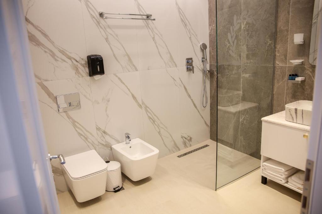 Koupelna v ubytování Sky Hotel Korce