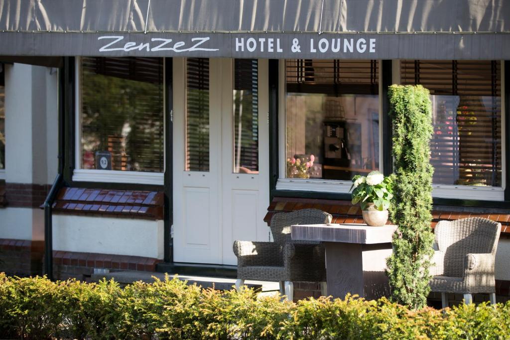 Een restaurant of ander eetgelegenheid bij Zenzez Hotel & Lounge