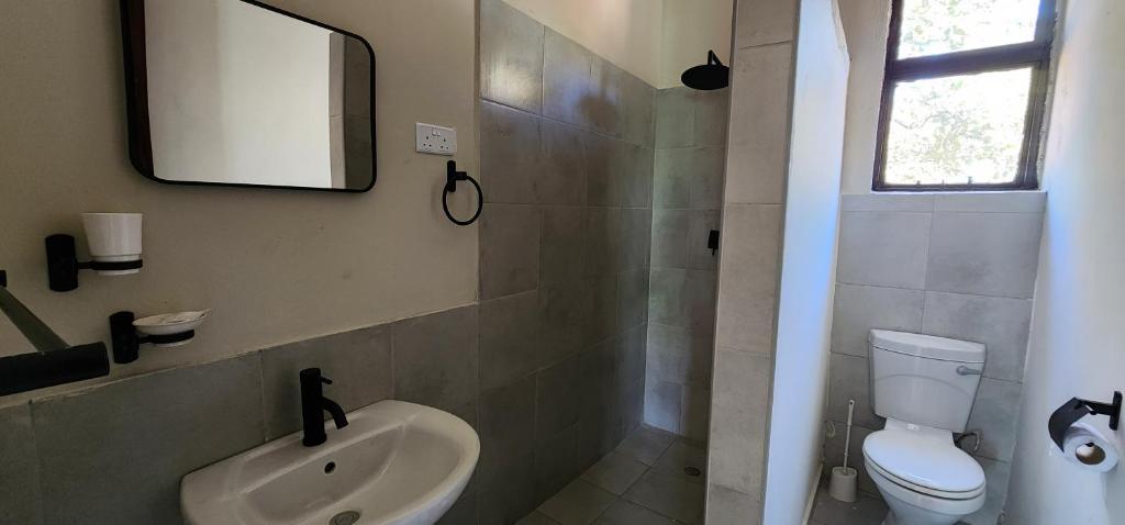 Koupelna v ubytování Fully Furnished Apartments in Manyama, Lumwana Mine
