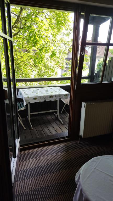 Postel nebo postele na pokoji v ubytování Hotel Gasthof Krönele