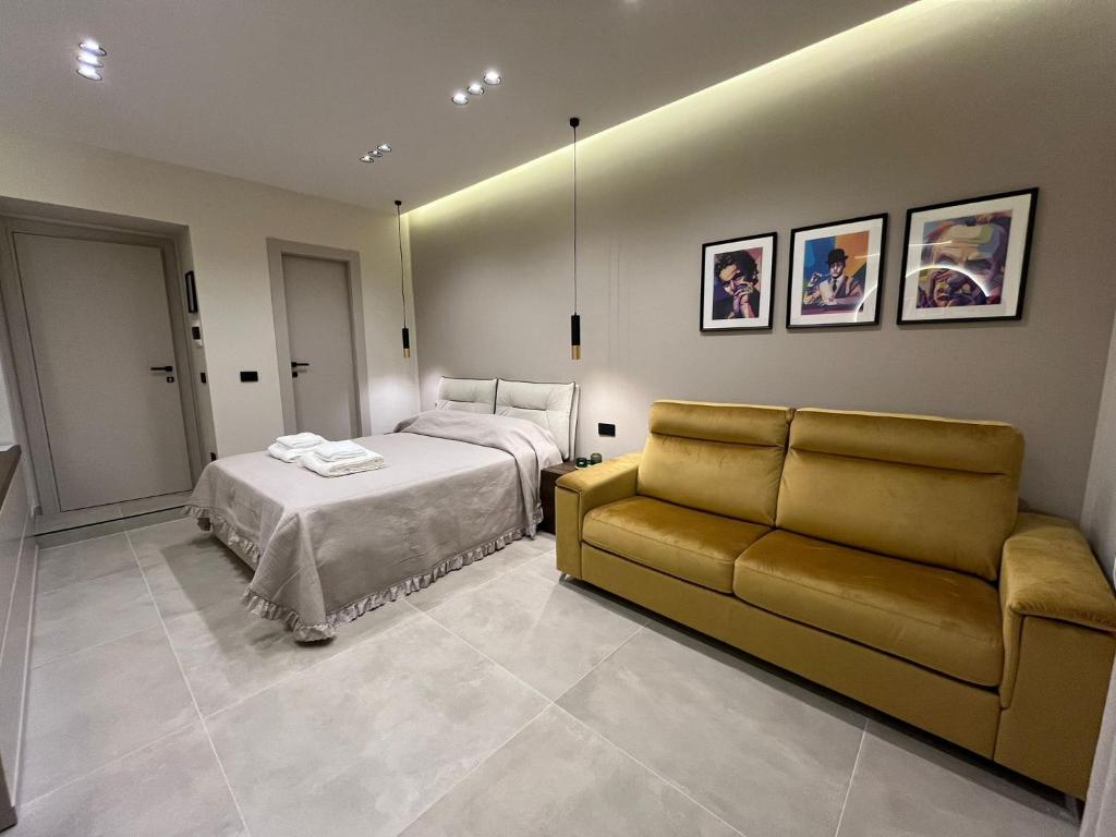 Stay in Naples - One-Bedroom House
