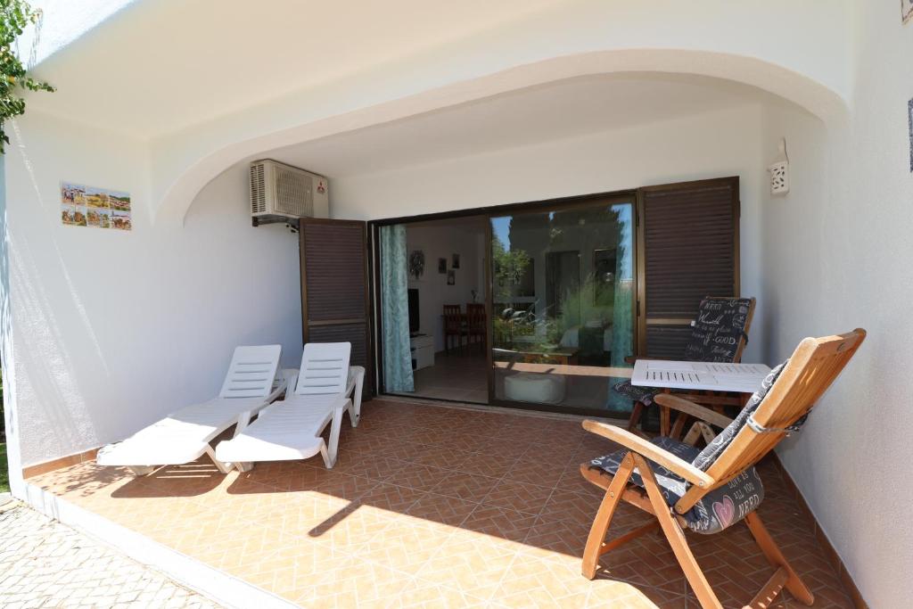Camelia 52 Beach Studio Apartment - São Rafael, Albufeira
