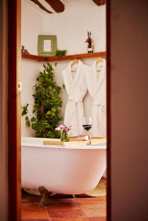 VILASIRA ( Rooms & Wines ) - Deluxe Queen Suite