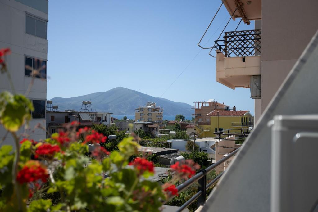 Sunny and spacious apartment in Orikum beach