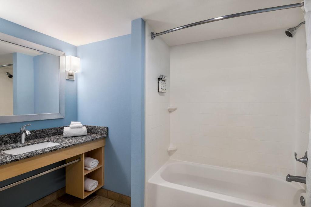 Holiday Inn Resort Jekyll Island, an IHG Hotel - Queen Room Met Twee Queensize Bedden- Oceaan