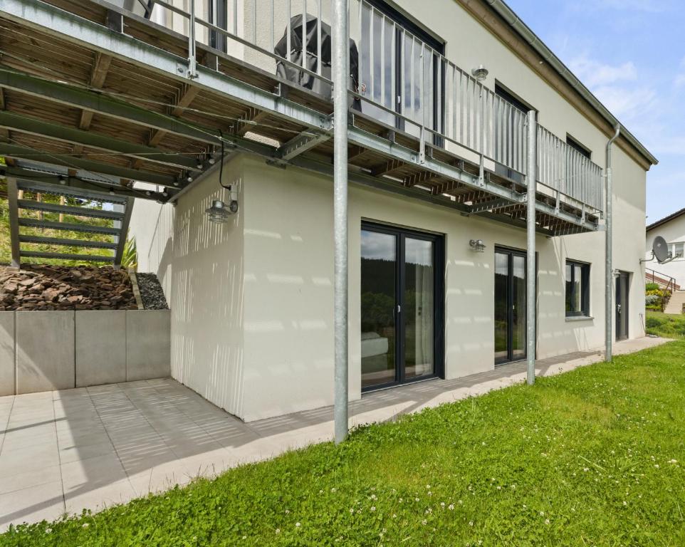 Das Gebäude in dem sich das Ferienhaus befindet