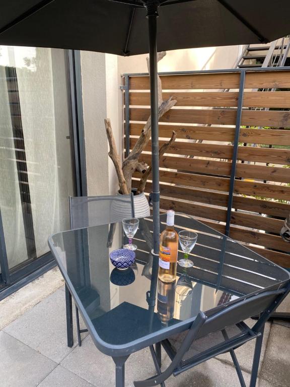 Nápoje v ubytovaní Superbe appartement, à proximité du centre d'Arles