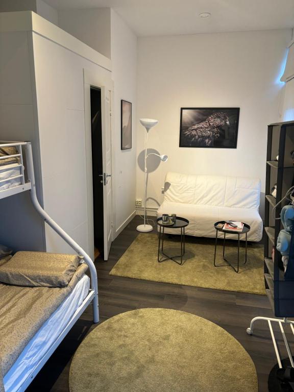 Postel nebo postele na pokoji v ubytování Studiolägenhet i Höga Kusten