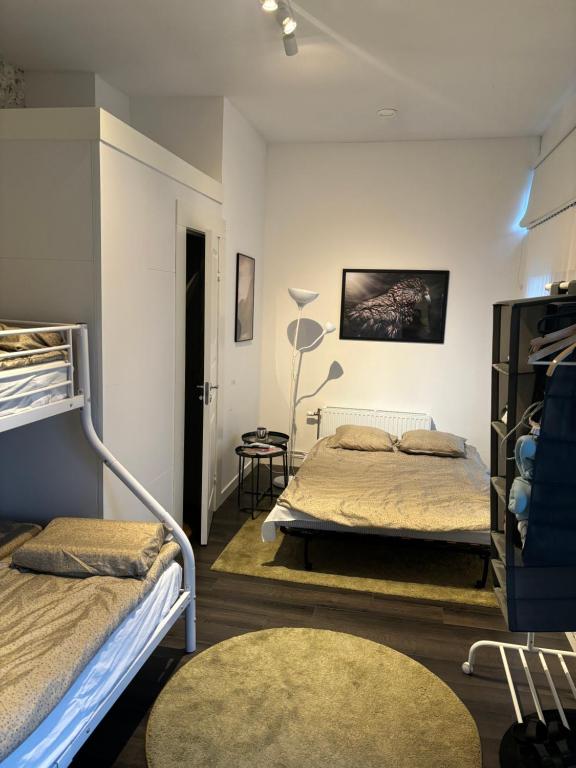 Postel nebo postele na pokoji v ubytování Studiolägenhet i Höga Kusten