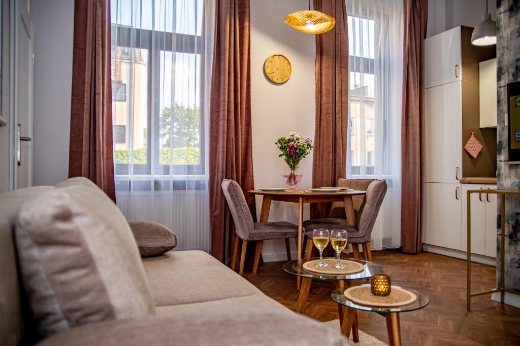 Apartments Częstochowa - Słoneczna Kamienica - Prywatny Parking free! - 4