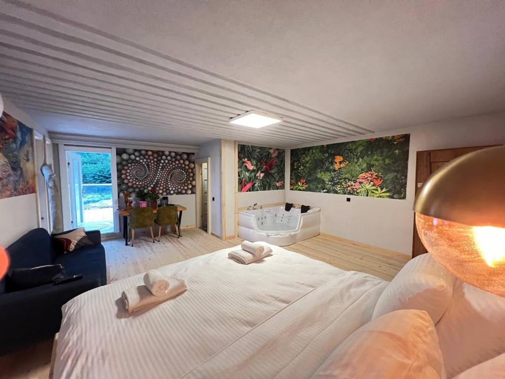 Postel nebo postele na pokoji v ubytování Ayder Vip River