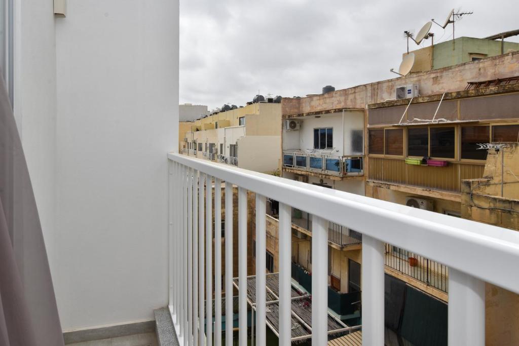 51HH Apartments - 13