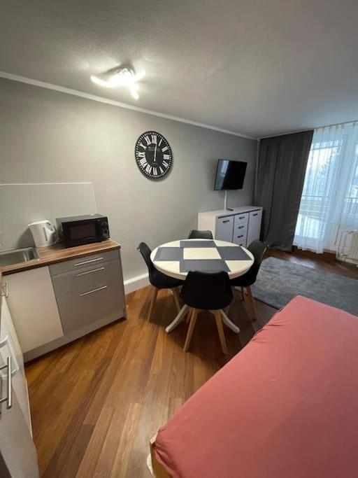 TV a/nebo společenská místnost v ubytování Moderne Wohnung in St Englmar