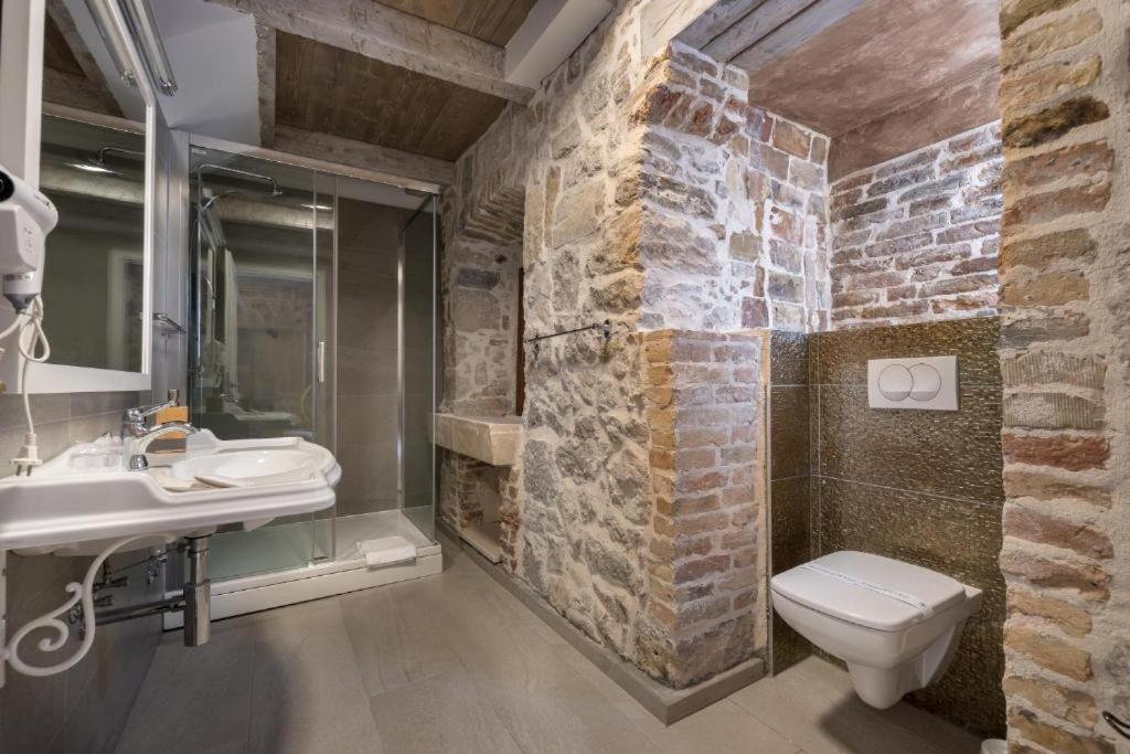 Historic Plaza Varos Split - Resim 21