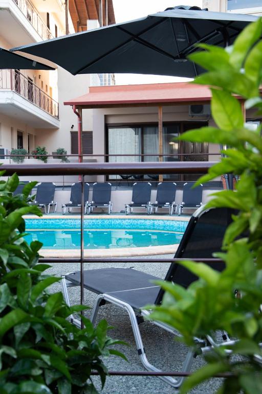 Bazén v ubytování Sunset Inn nebo v jeho okolí