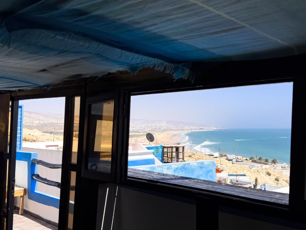 タガズートにあるSun Life Taghazoutのバルコニーからの海の景色