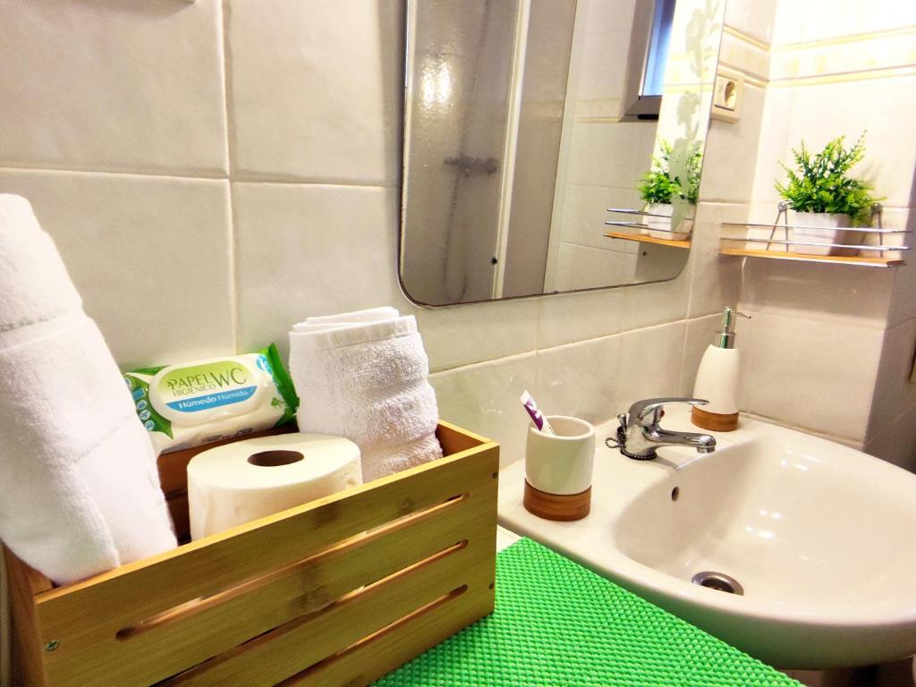 Escapada en Pareja con Jardín Privado - 100 m del Mar - Apartment - Erdgeschoss