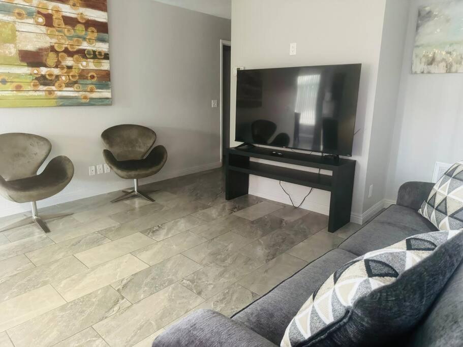 TV a/nebo společenská místnost v ubytování Paradise