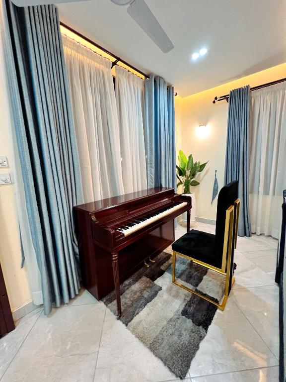 Fotografie z fotogalerie ubytování Piano and Gold Collections, Danfa v destinaci Danfa