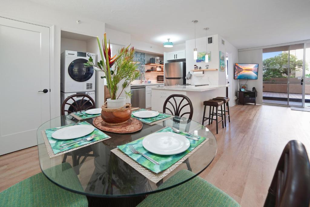 Kuchyň nebo kuchyňský kout v ubytování Royal Kahana - 106 -