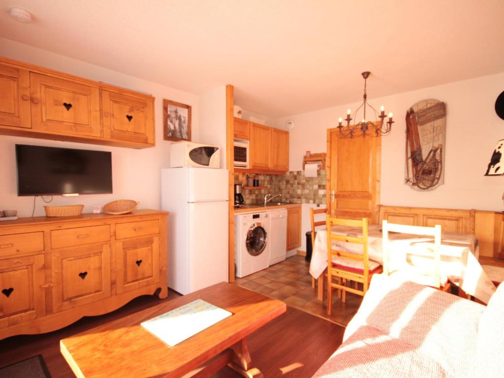 Photo de la galerie de l'établissement Les Saisies - Beau 2 pièces cabine, 6 pers., balcon, TV, piscine, parking - FR-1-293-253, à Hauteluce