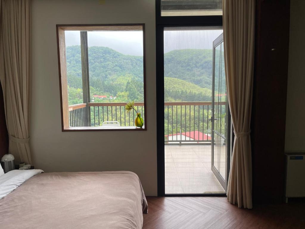 Nespecifikovaný výhled na hory nebo výhled na hory při pohledu z bed and breakfast