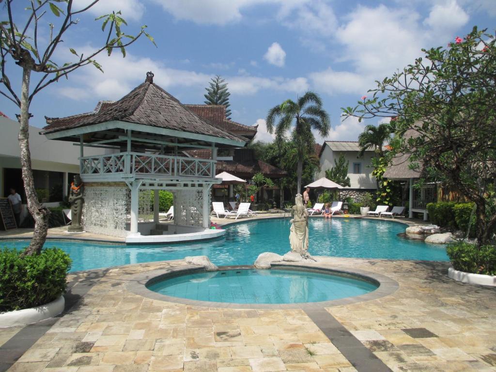 Bazén v ubytování Ananda Resort Seminyak nebo v jeho okolí