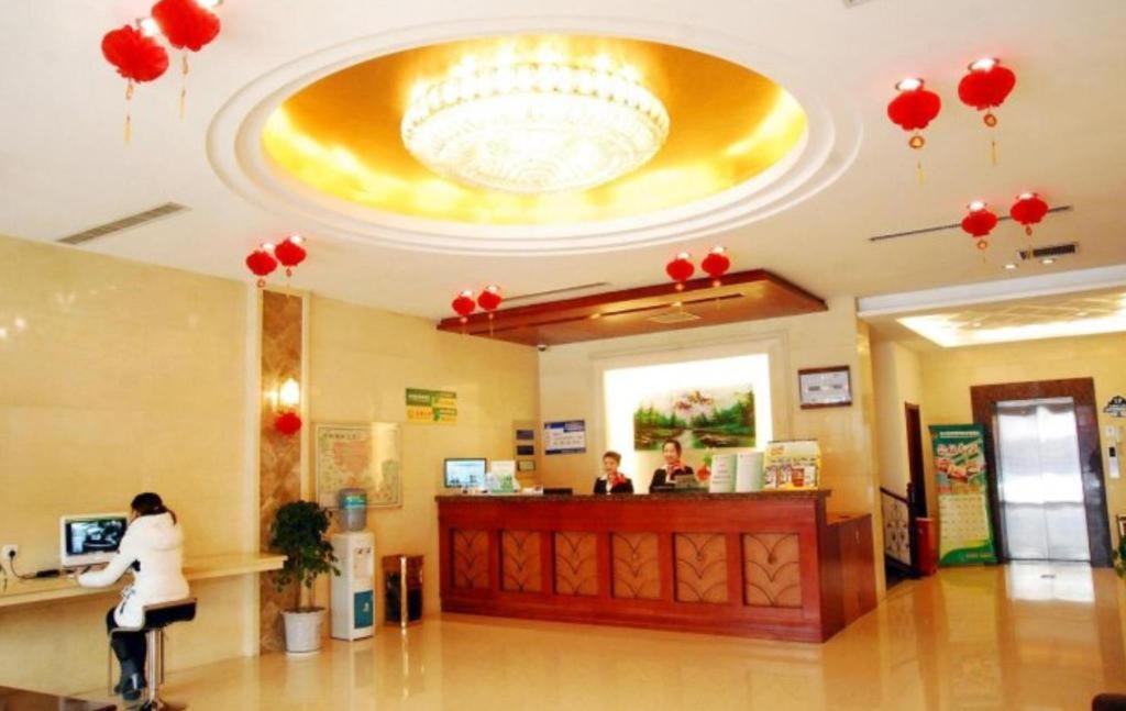 Vstupní hala nebo recepce v ubytování GreenTree Inn Puyang Ruifengyuan Business Hotel